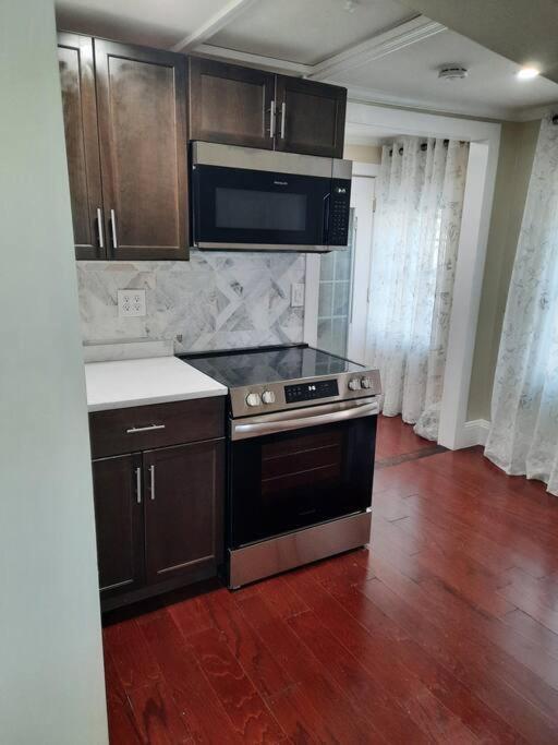 Urban Life Retreat Apartment Providence Exterior photo